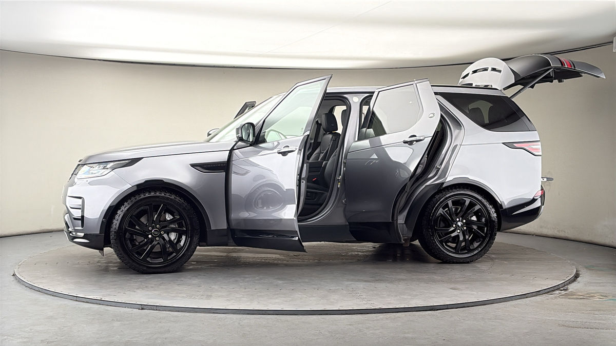 More views of Land Rover Discovery