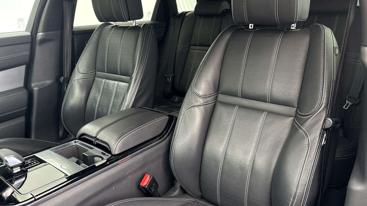 Land Rover Range Rover Velar Image 13