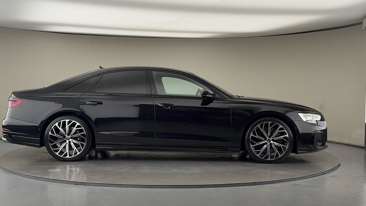 Audi S8 Image 16