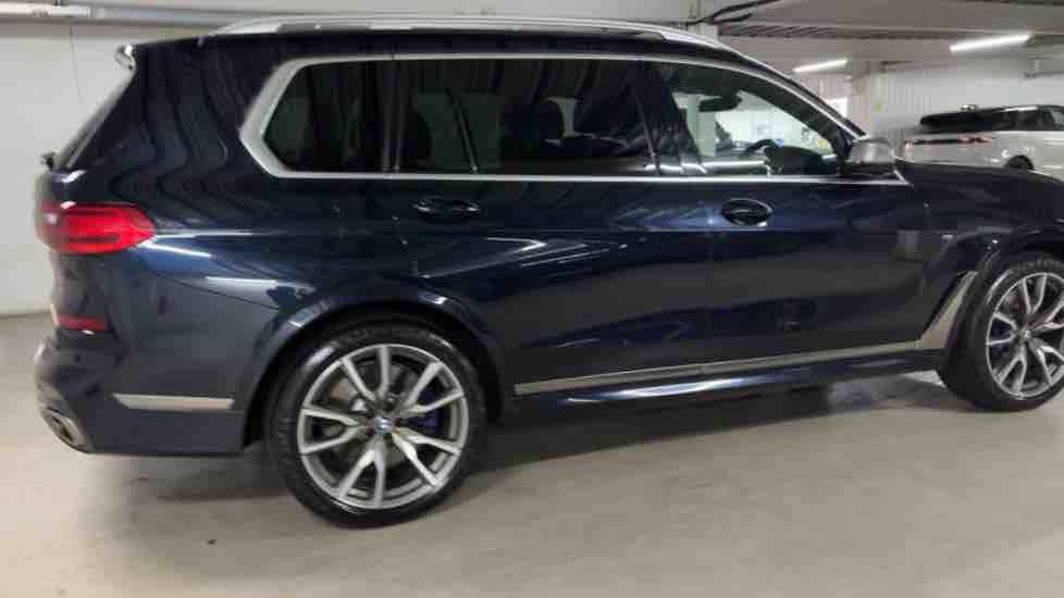 More views of BMW X7