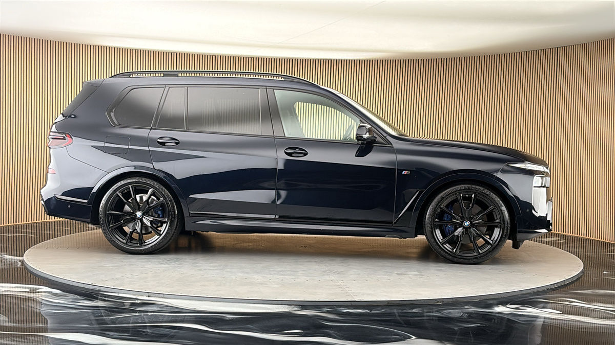 More views of BMW X7