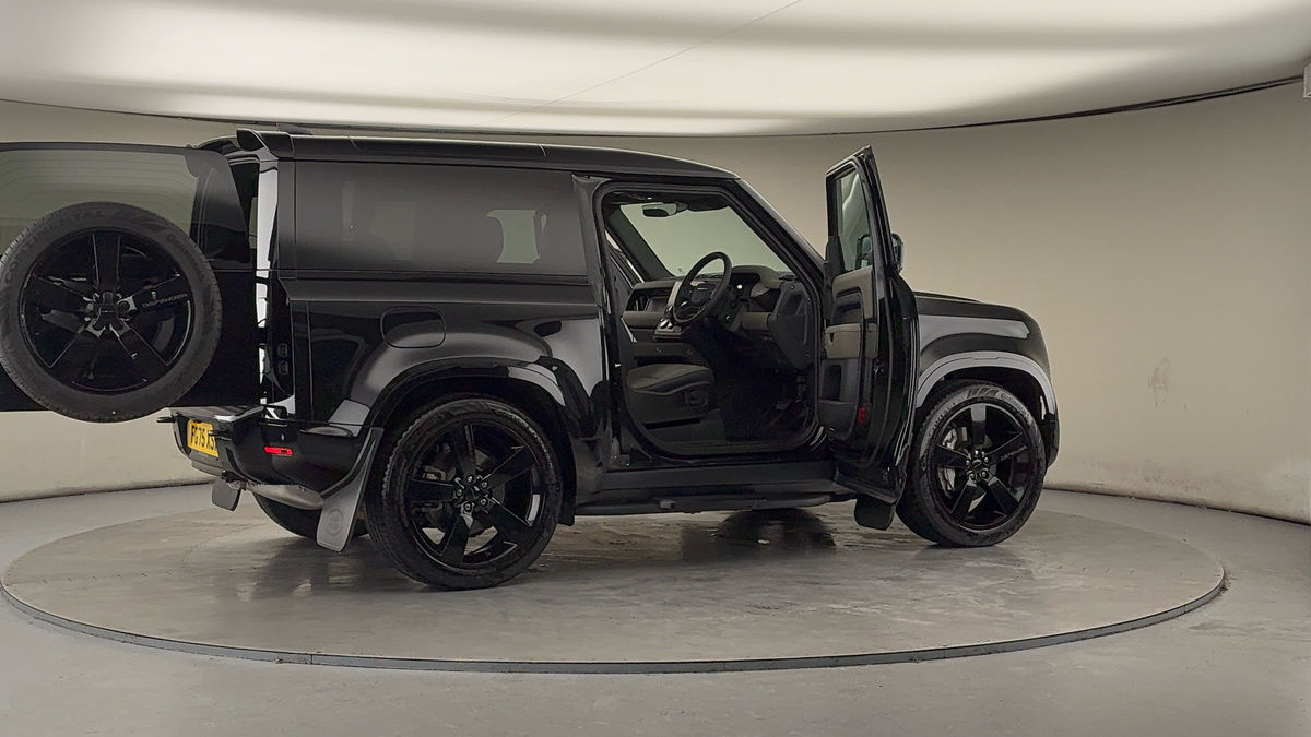 More views of Land Rover Defender 90