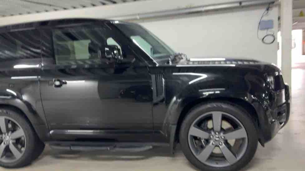 More views of Land Rover Defender 90
