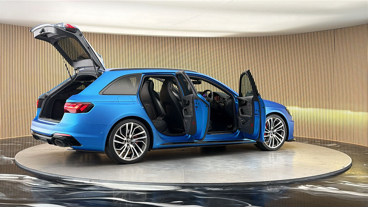 More views of Audi RS4 Avant