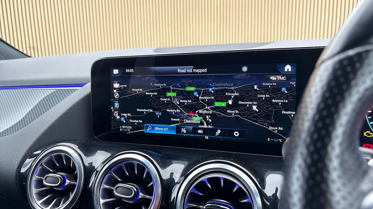 Mercedes-Benz GLA Image 17