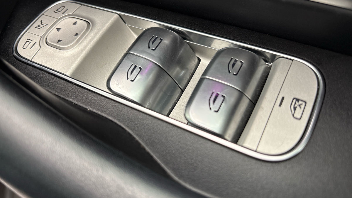 Mercedes-Benz GLE Image 25