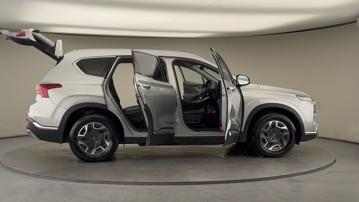 More views of Hyundai Santa Fe