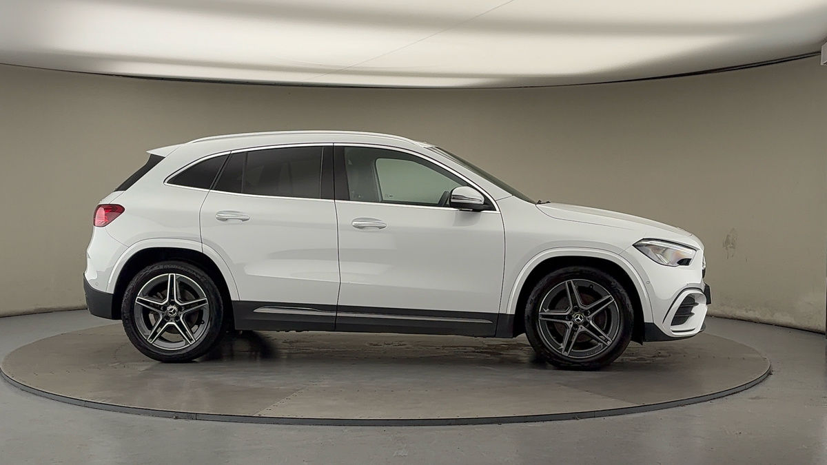 More views of Mercedes-Benz GLA