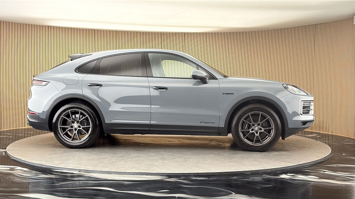 More views of Porsche Cayenne