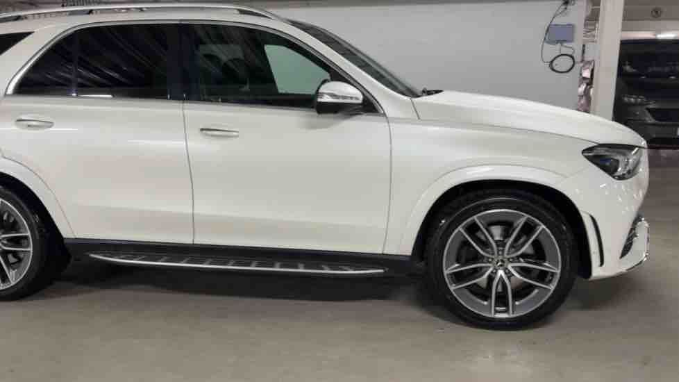 More views of Mercedes-Benz GLE