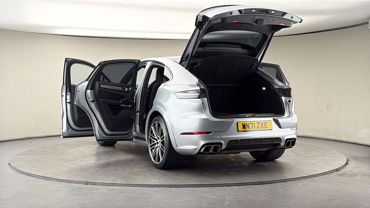 More views of Porsche Cayenne