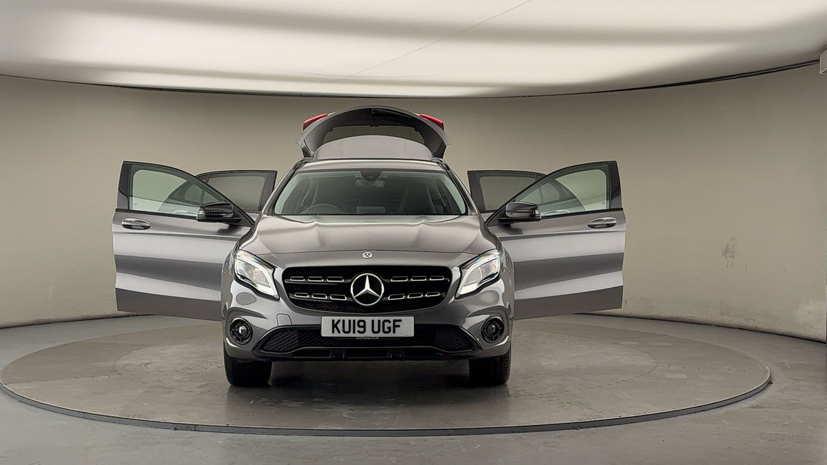 More views of Mercedes-Benz GLA