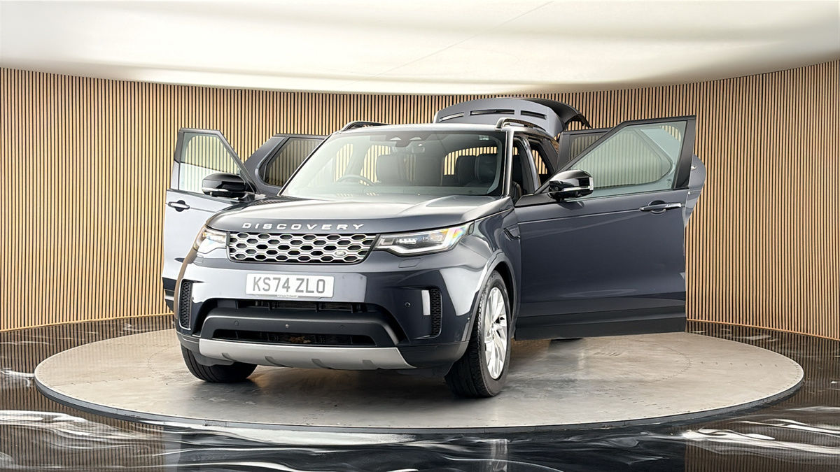 More views of Land Rover Discovery
