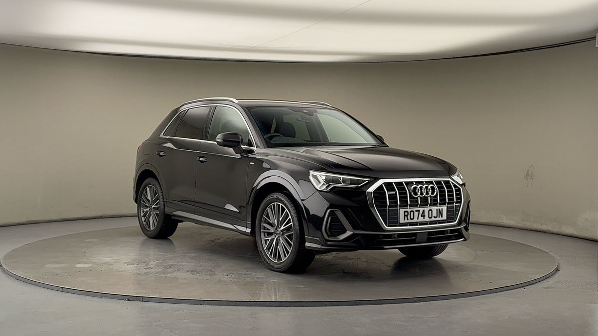 Audi Q3 Sticky Header Image