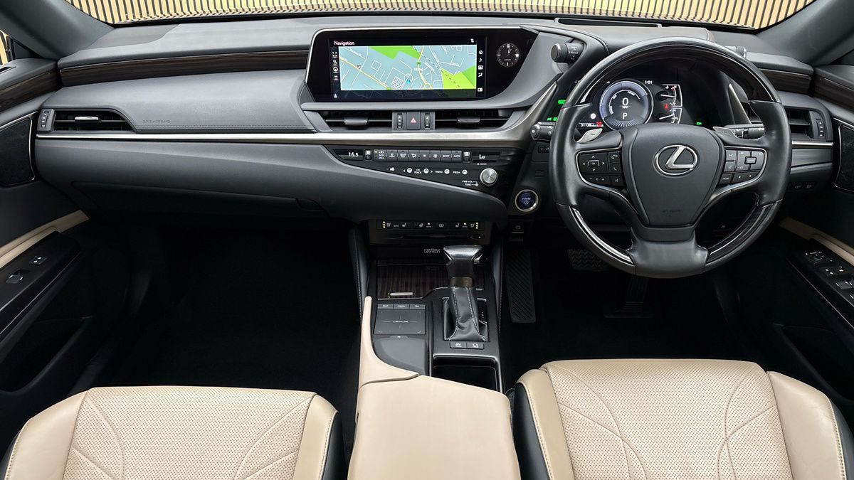 Lexus ES Image 12