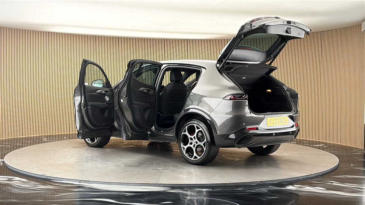 More views of Alfa Romeo Tonale