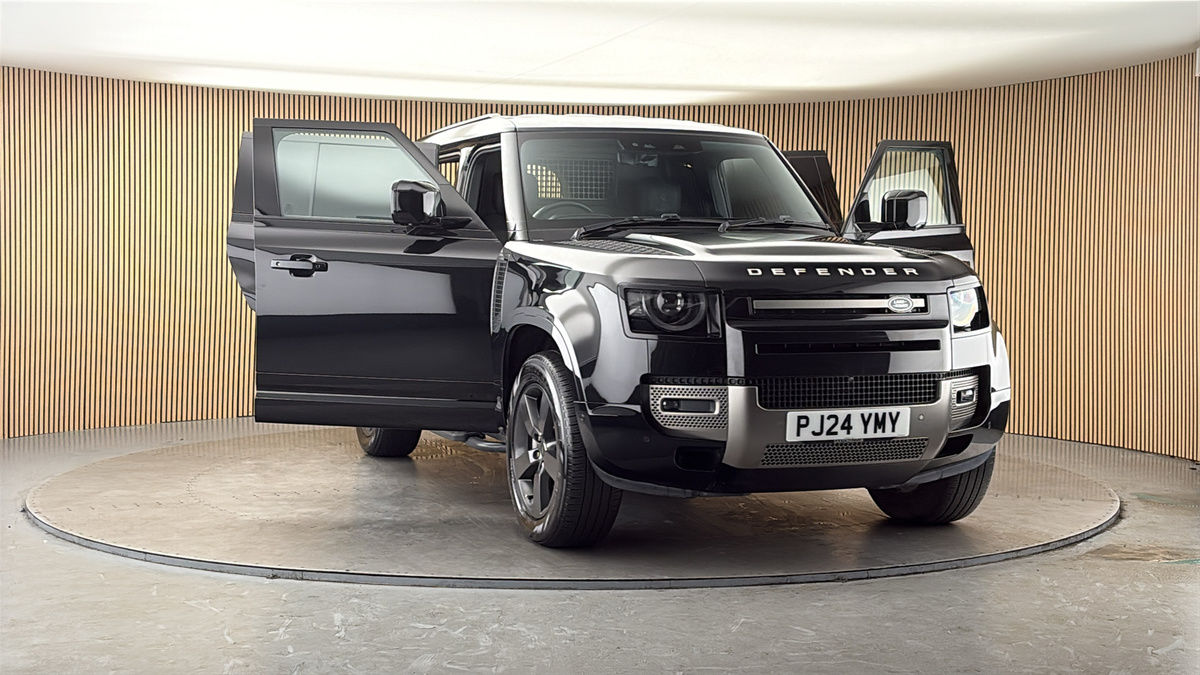 More views of Land Rover Defender 110