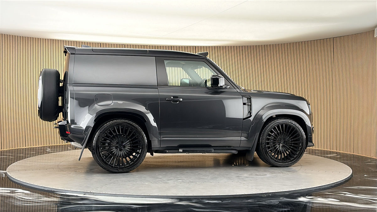 More views of Land Rover Defender 90