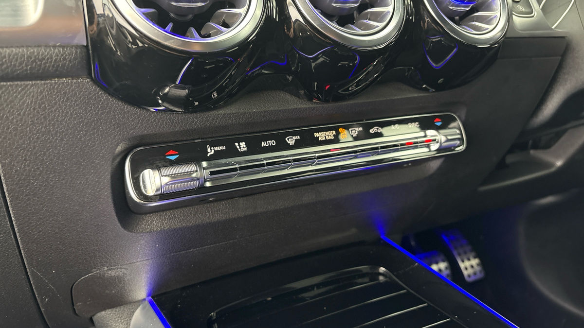 Mercedes-Benz GLB Image 6