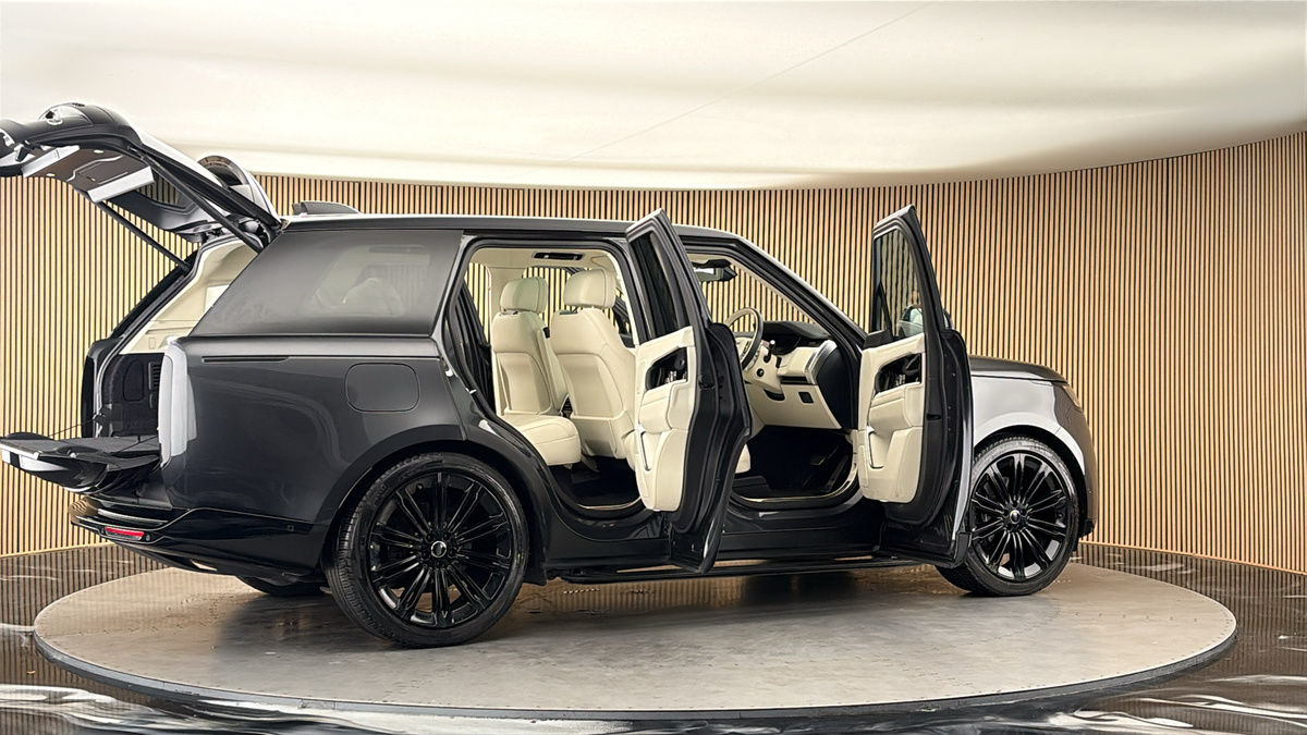 More views of Land Rover Range Rover