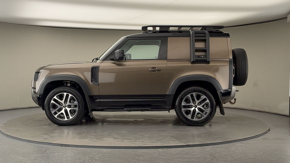 Land Rover Defender 90 Image 15