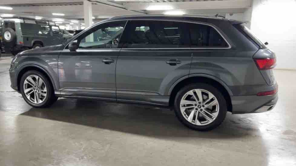 More views of Audi Q7
