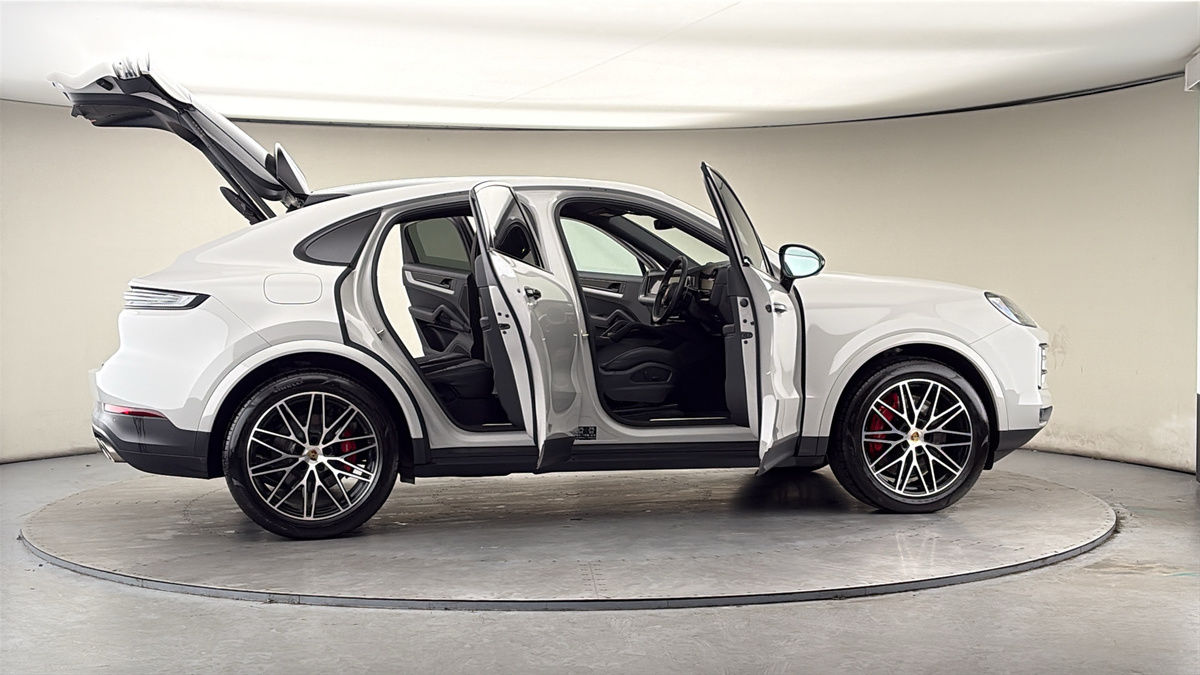 More views of Porsche Cayenne