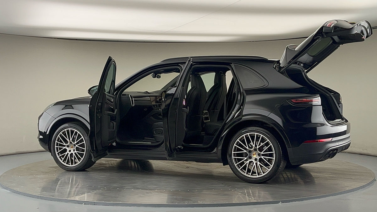 More views of Porsche Cayenne