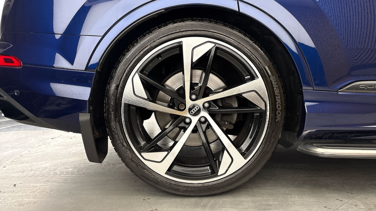 Audi Q7 Image 10