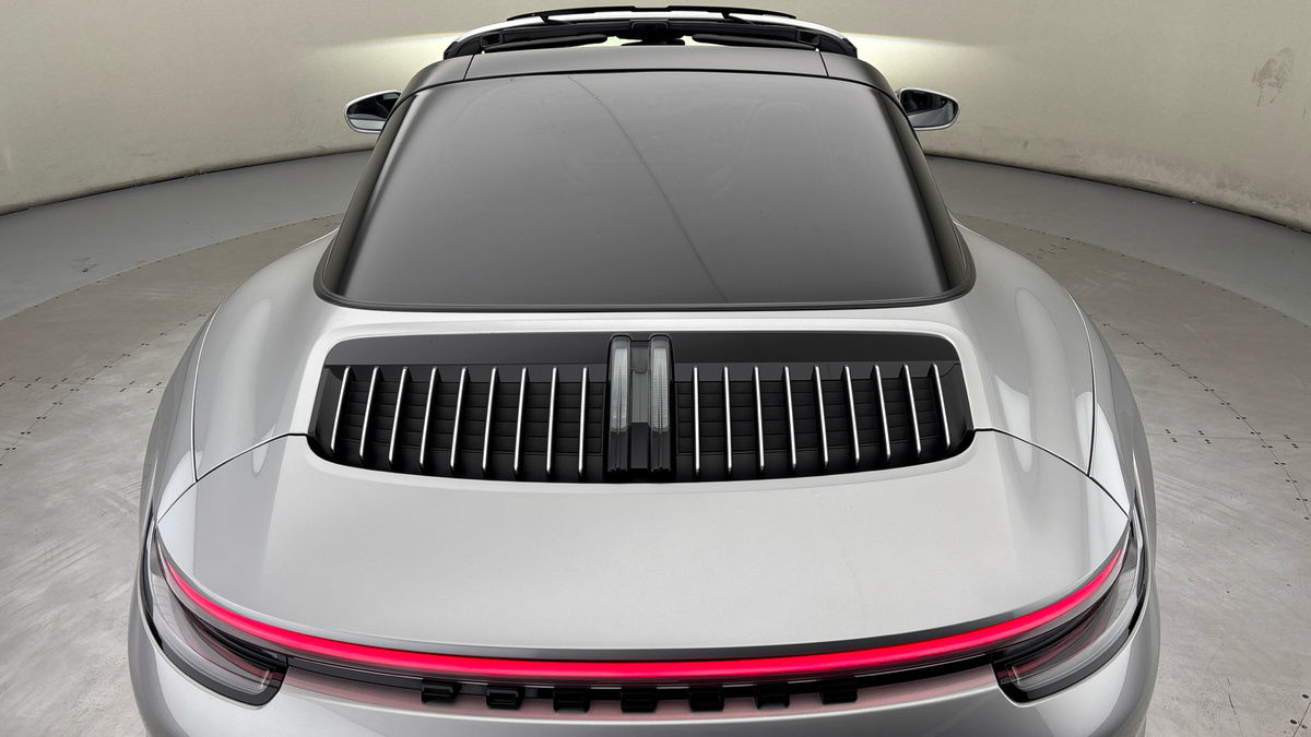 Porsche 911 Image 26