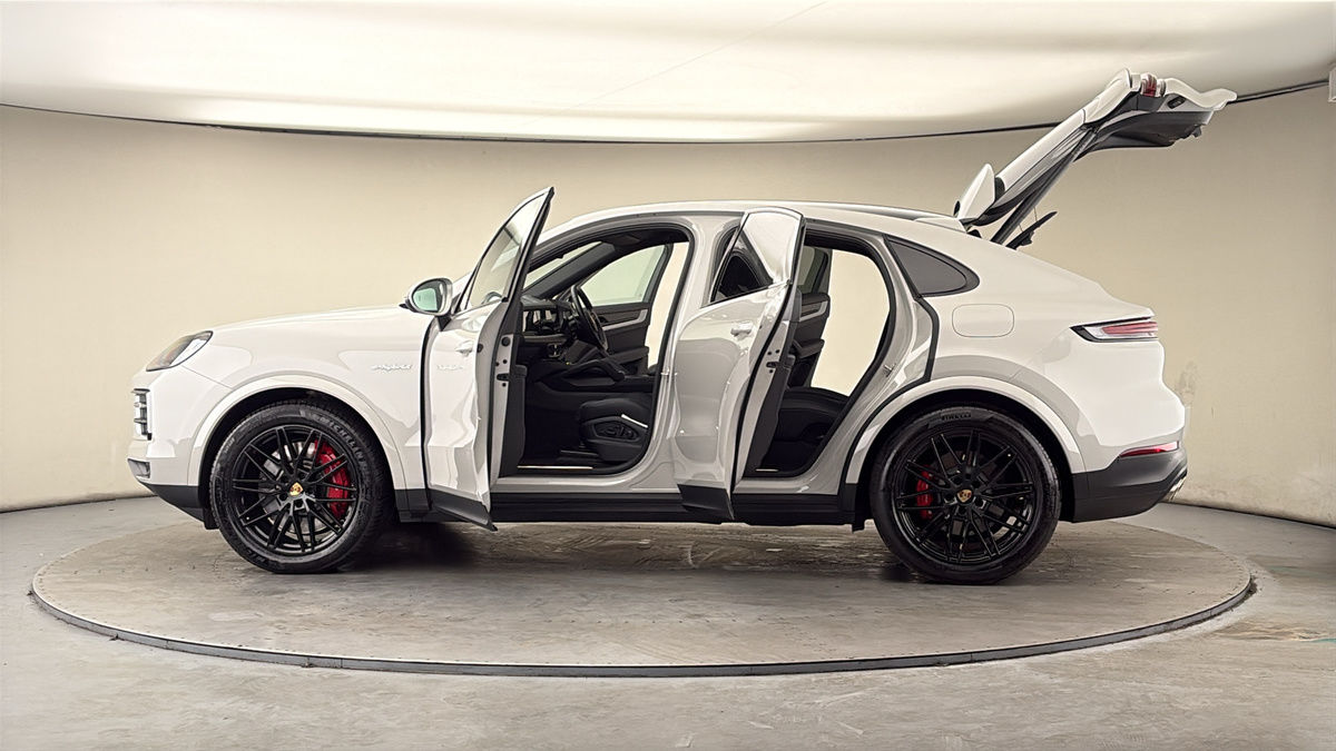 More views of Porsche Cayenne