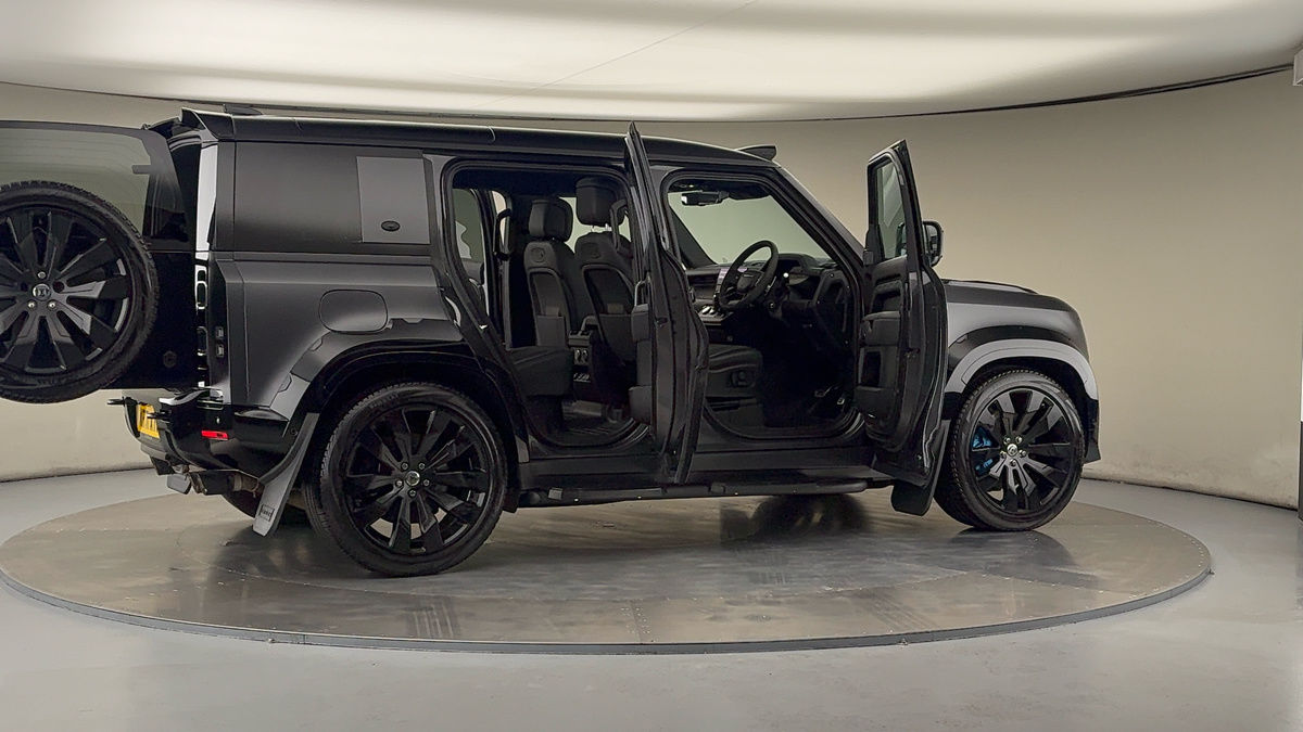 More views of Land Rover Defender 110