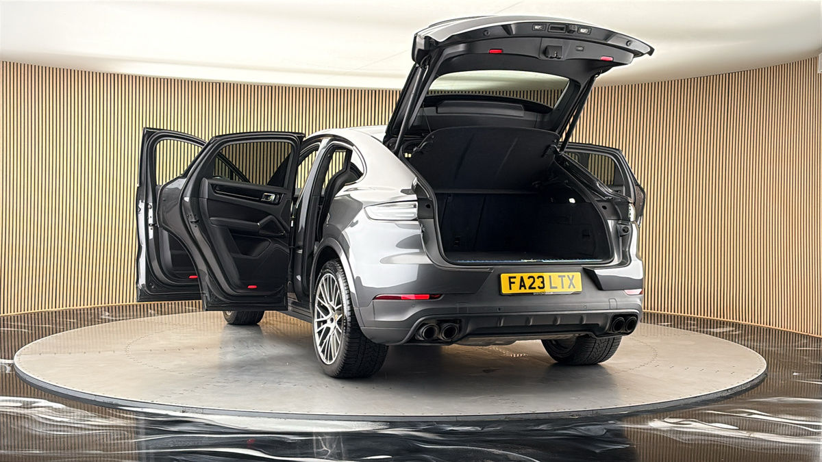 More views of Porsche Cayenne
