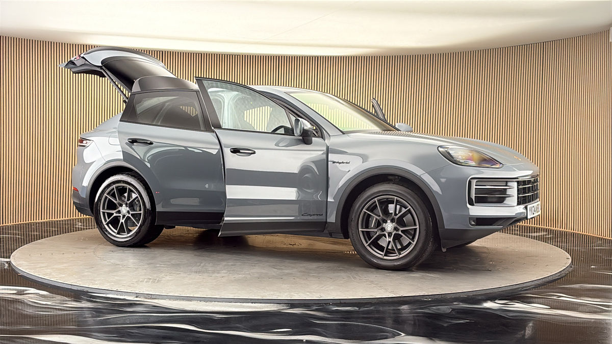 More views of Porsche Cayenne