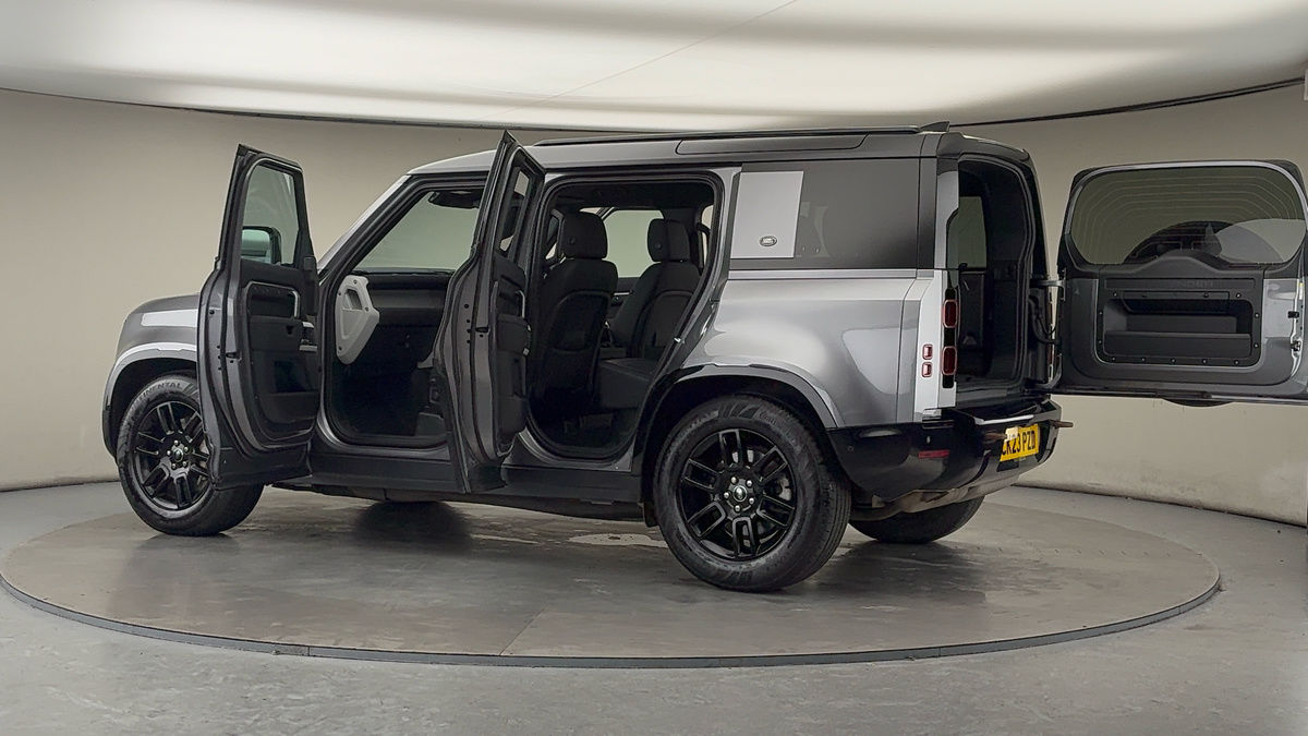 More views of Land Rover Defender 110