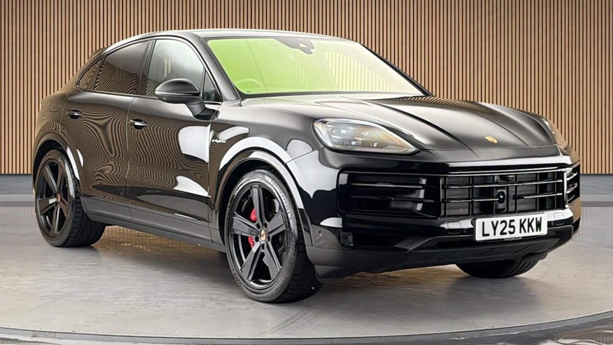 Porsche Cayenne Sticky Header Image