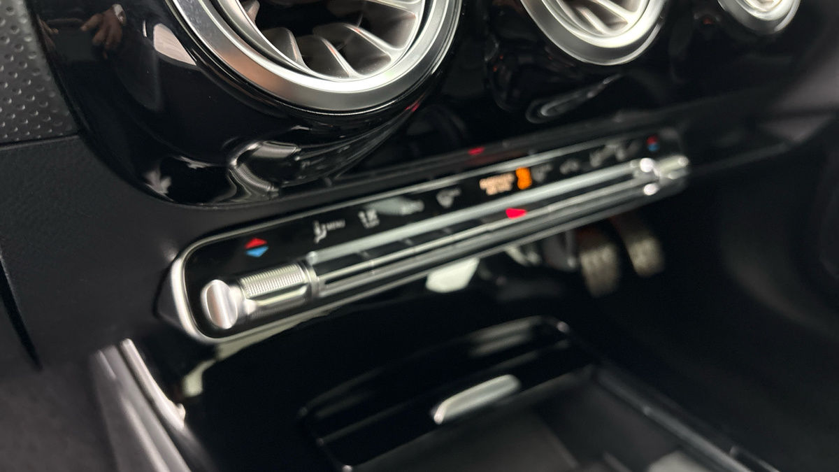 Mercedes-Benz CLA Image 32