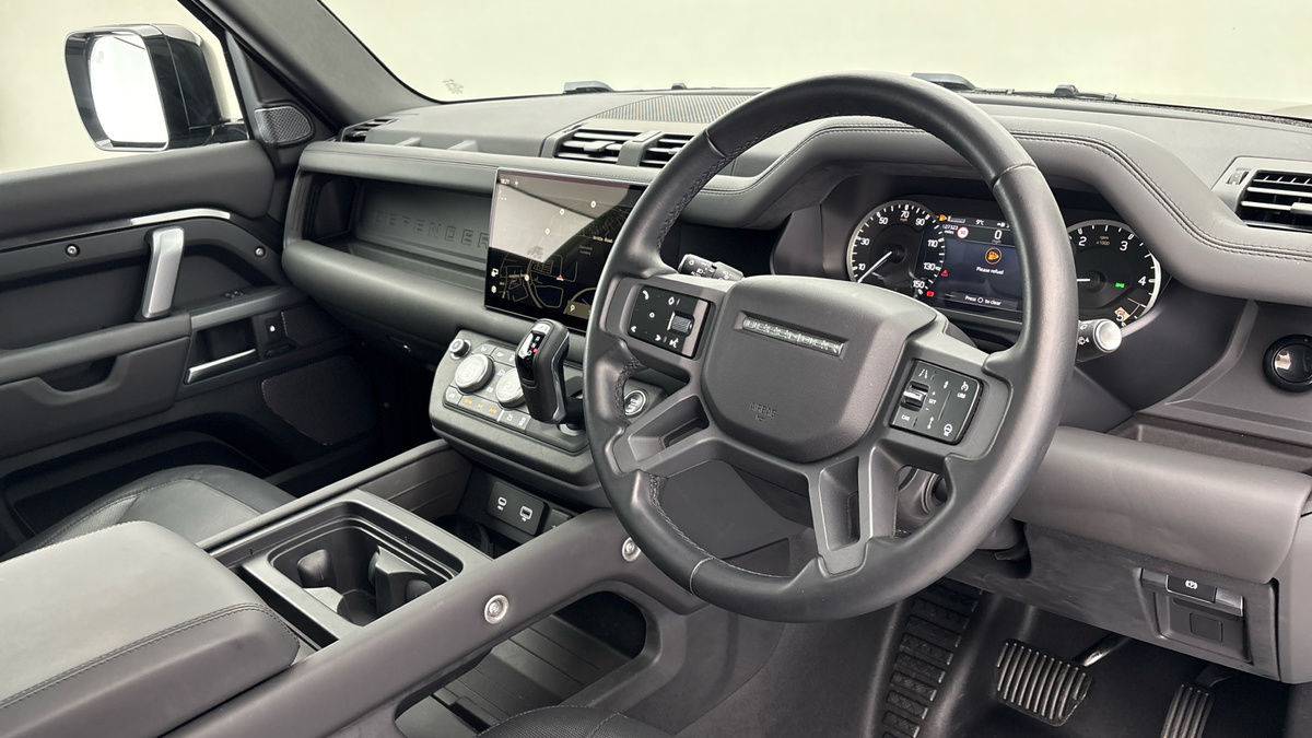 Land Rover Defender 110 Image 5