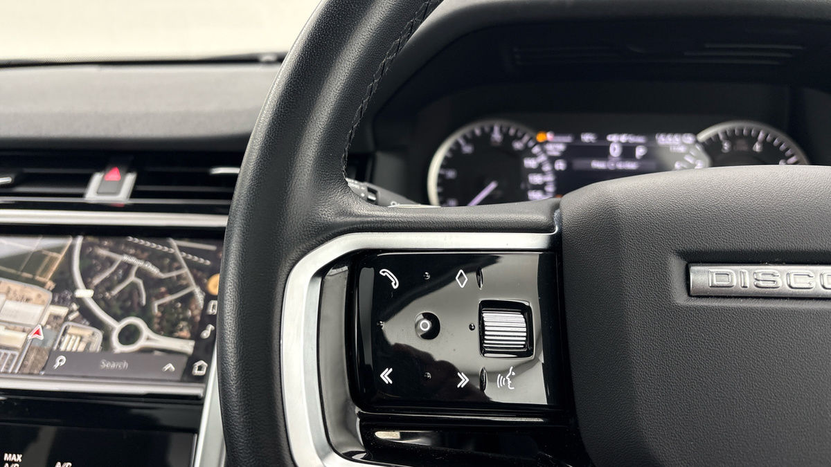 Land Rover Discovery Sport Image 13