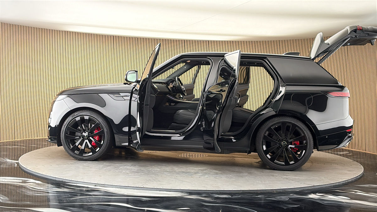More views of Land Rover Range Rover Sport