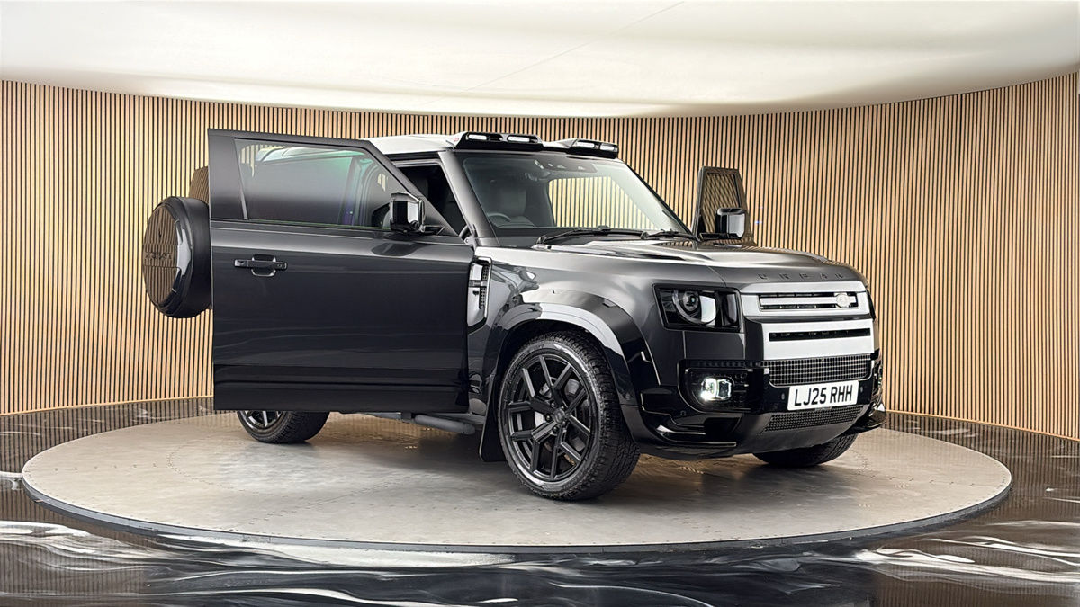 More views of Land Rover Defender 90