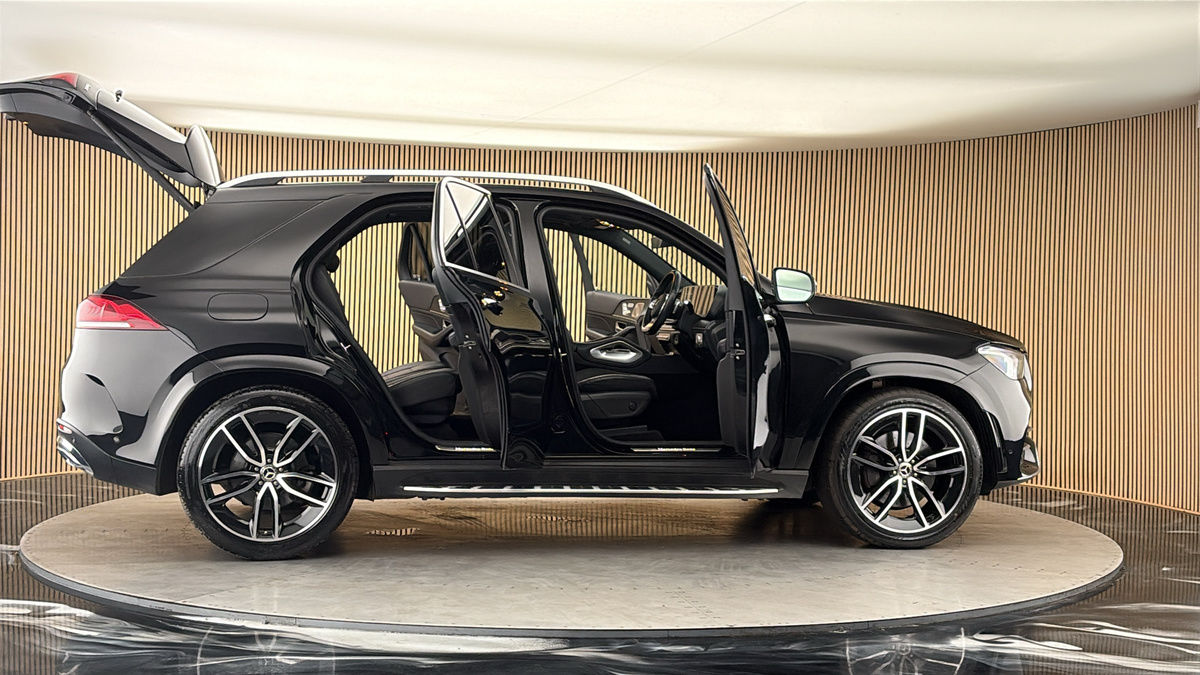 More views of Mercedes-Benz GLE