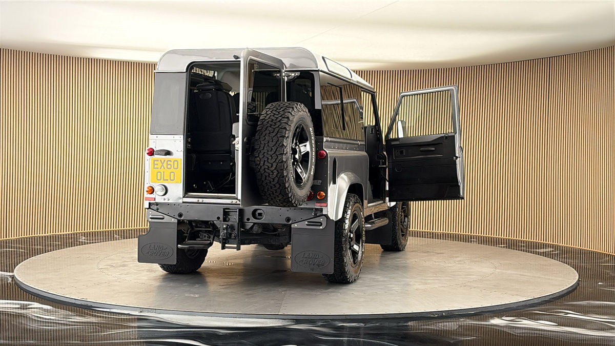More views of Land Rover Defender 90
