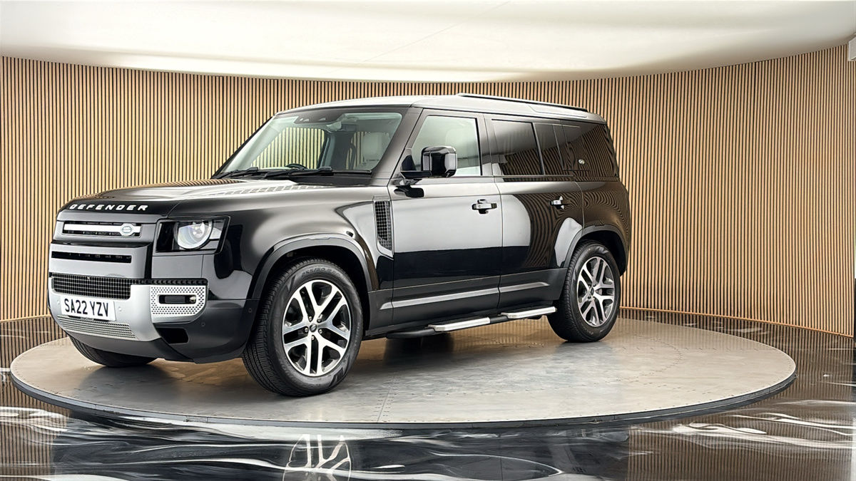 Land Rover Defender 110 Image 20