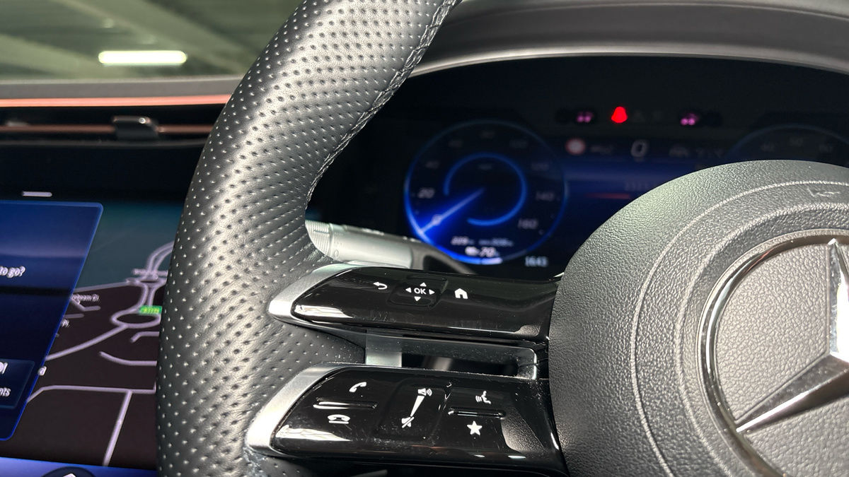 Mercedes-Benz EQS Image 13