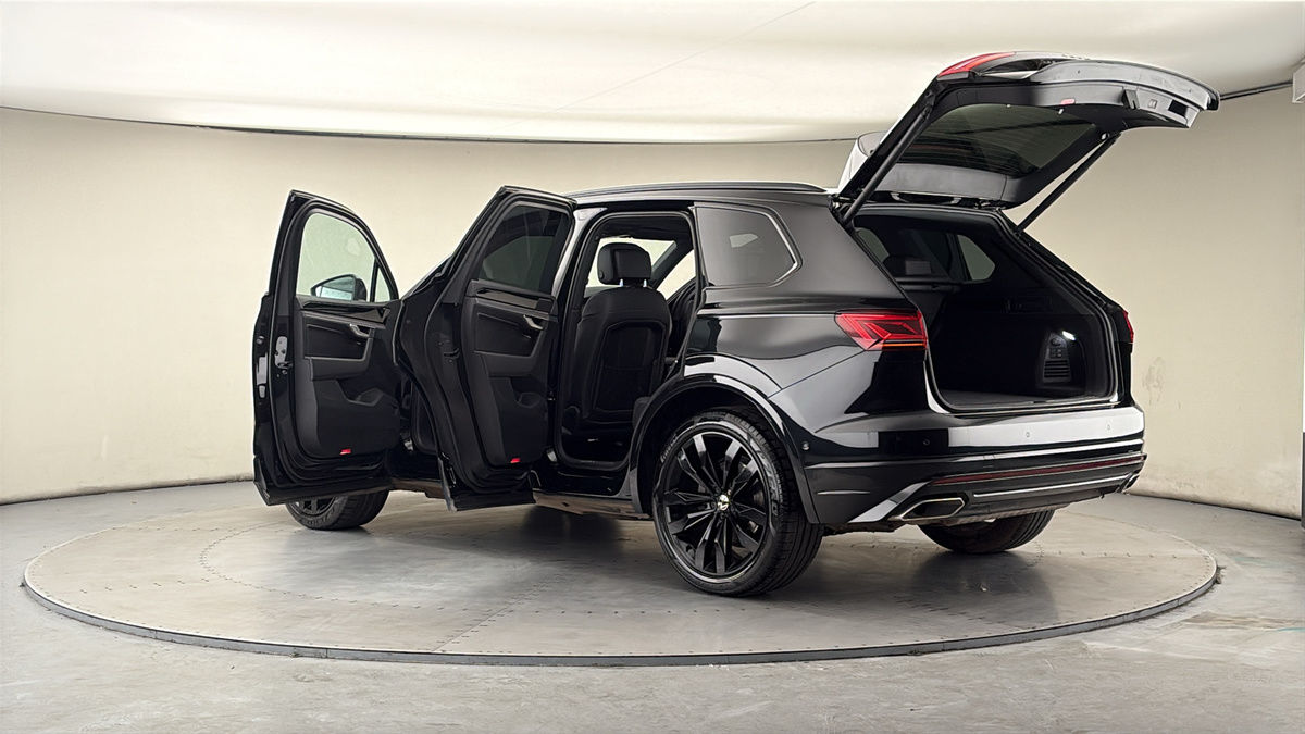 More views of Volkswagen Touareg