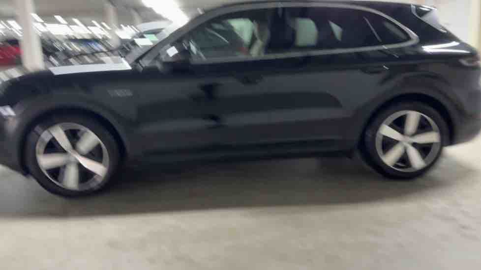 More views of Porsche Cayenne