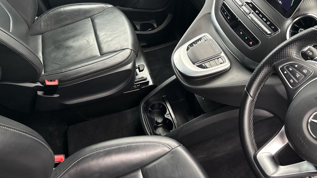 Mercedes-Benz V Class Image 18
