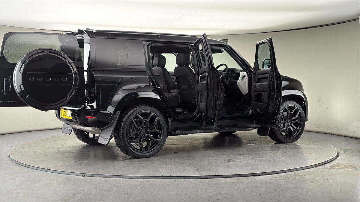 More views of Land Rover Defender 110