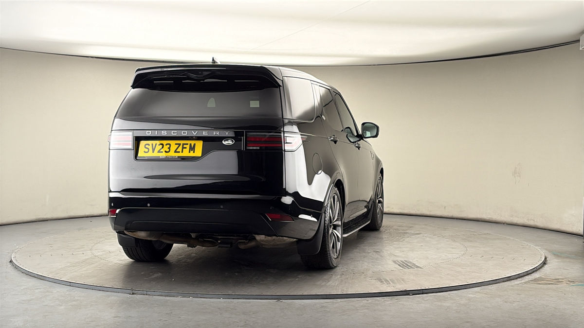 More views of Land Rover Discovery